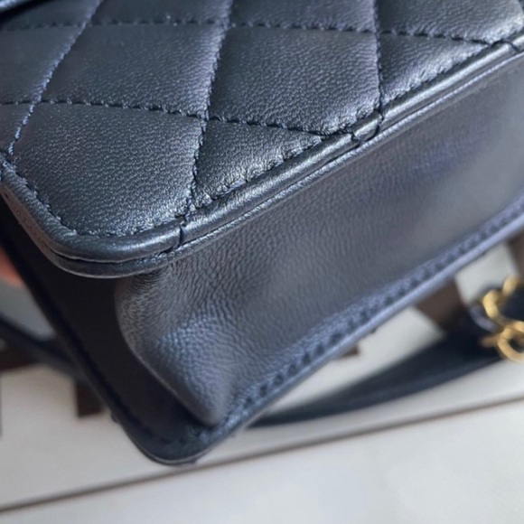 2020 Chanel Pearl flap bag - Picture 6 of 7